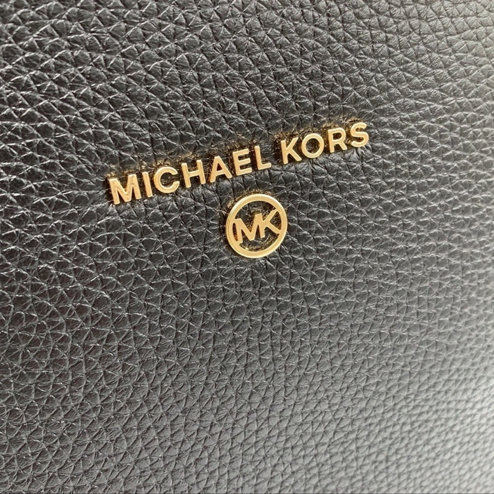 Michael Kors Womens Valerie Medium Logo Backpack 30F2G9VB2B
Black
NWT - Picture 6 of 16